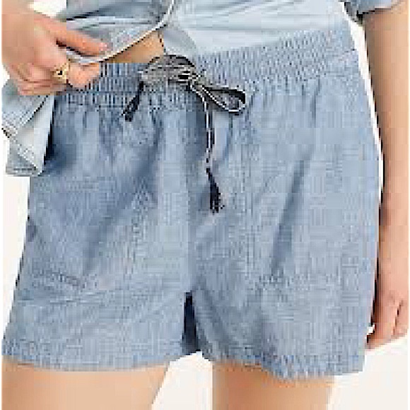 JCrew seaside pull on shorts in chambray - Picture 3 of 9